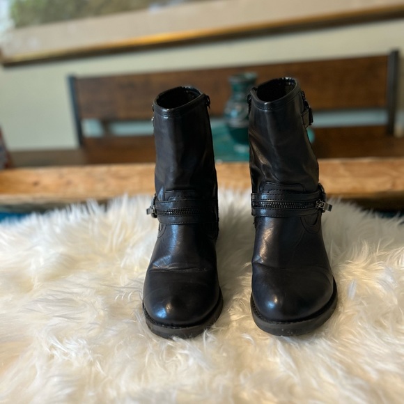 Leather Ankle-boots by Modern Rush - Picture 3 of 3